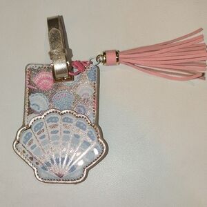 Elegant Shell Design Luggage Tag with Tassel